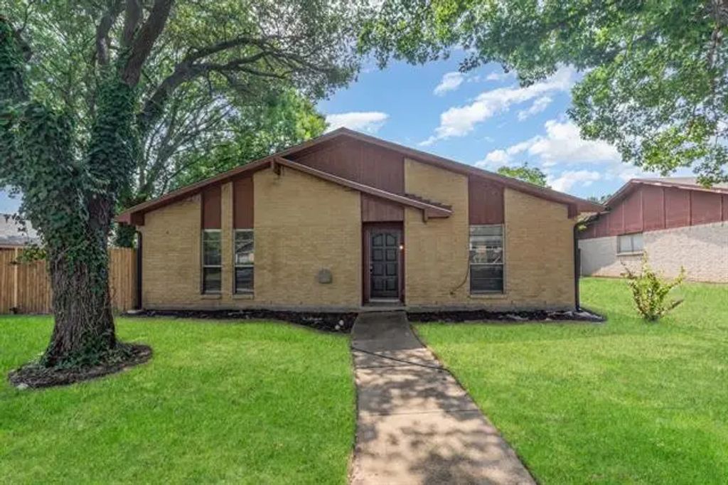 1204 Whitehall Drive, Plano