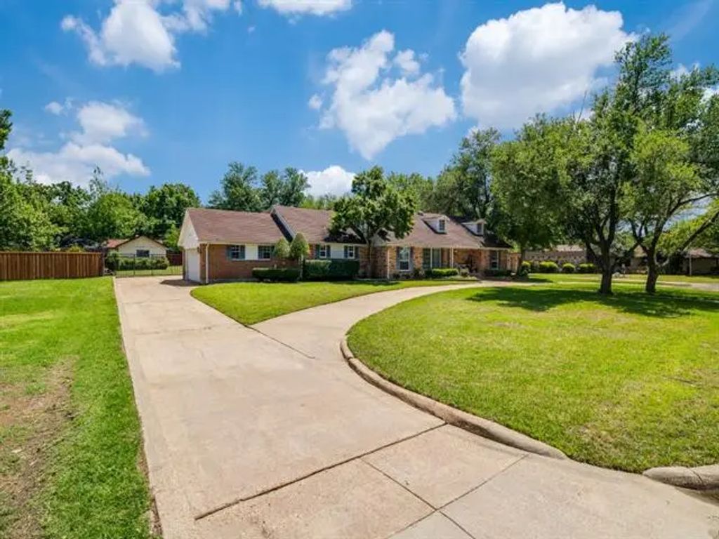 7 Carl Lee Circle, Terrell