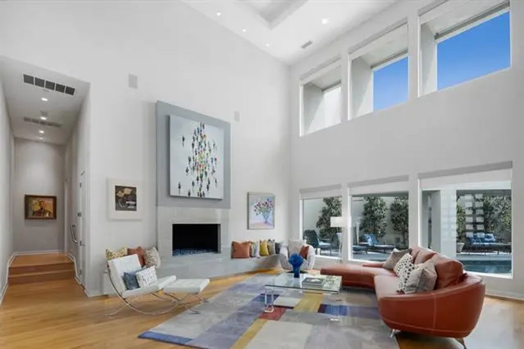 11715 Parwen Drive, Dallas
