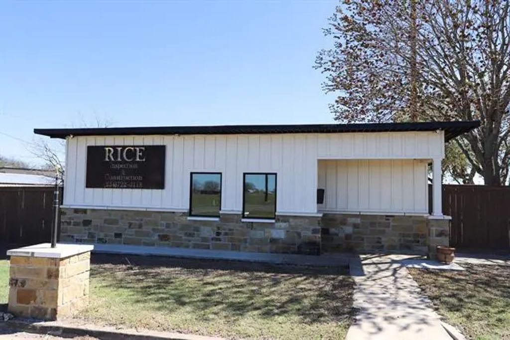 2000 W Highway 84 Highway, McGregor