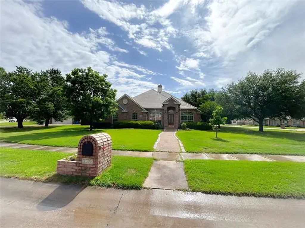 1326 Stillwater Cove Drive, Little Elm