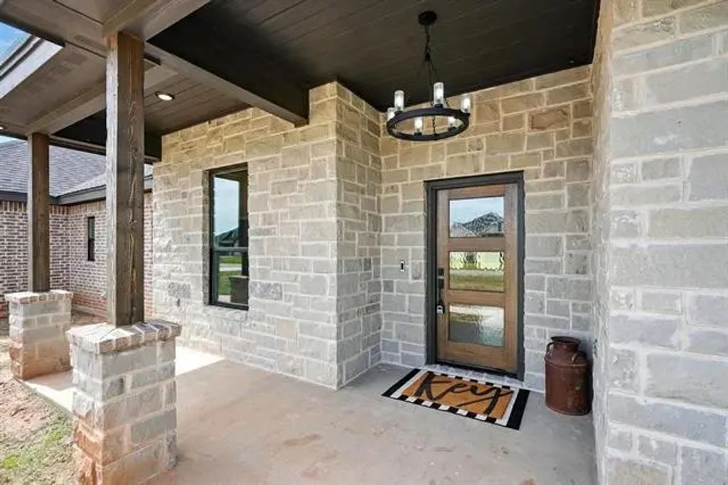 120 Crosswind Trail, Ovalo