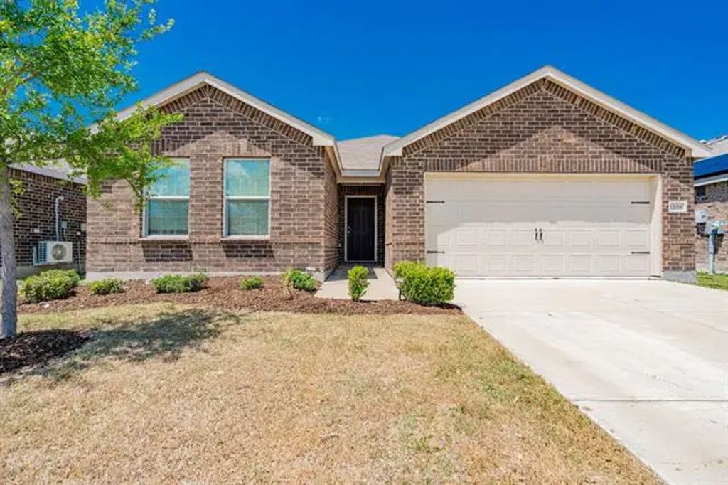 1208 Perrin Drive, Forney