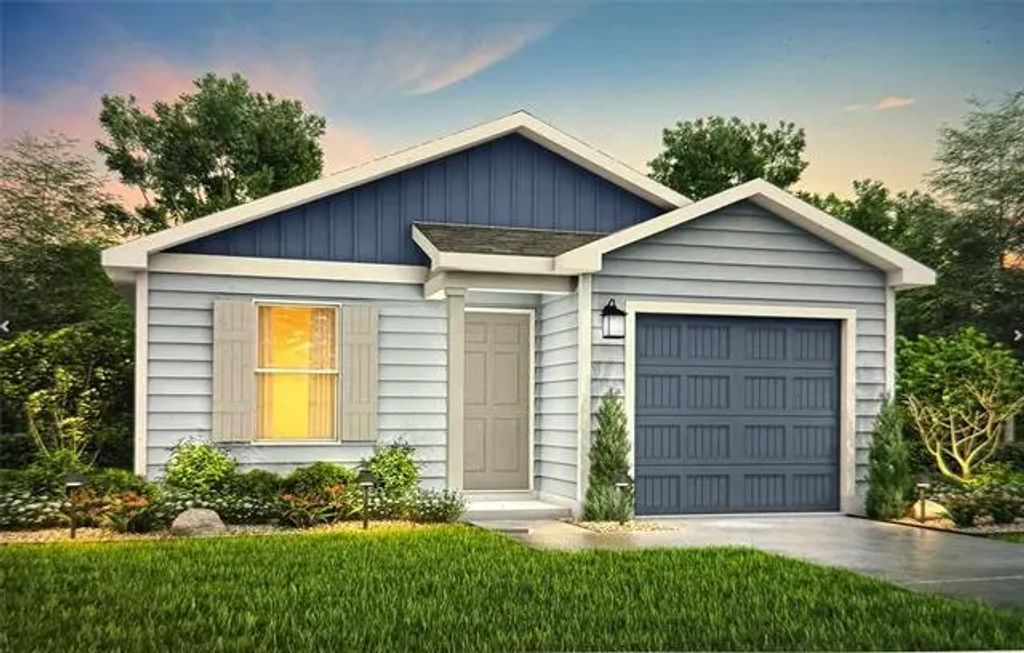 248 Blue Bird Lane, Mineola