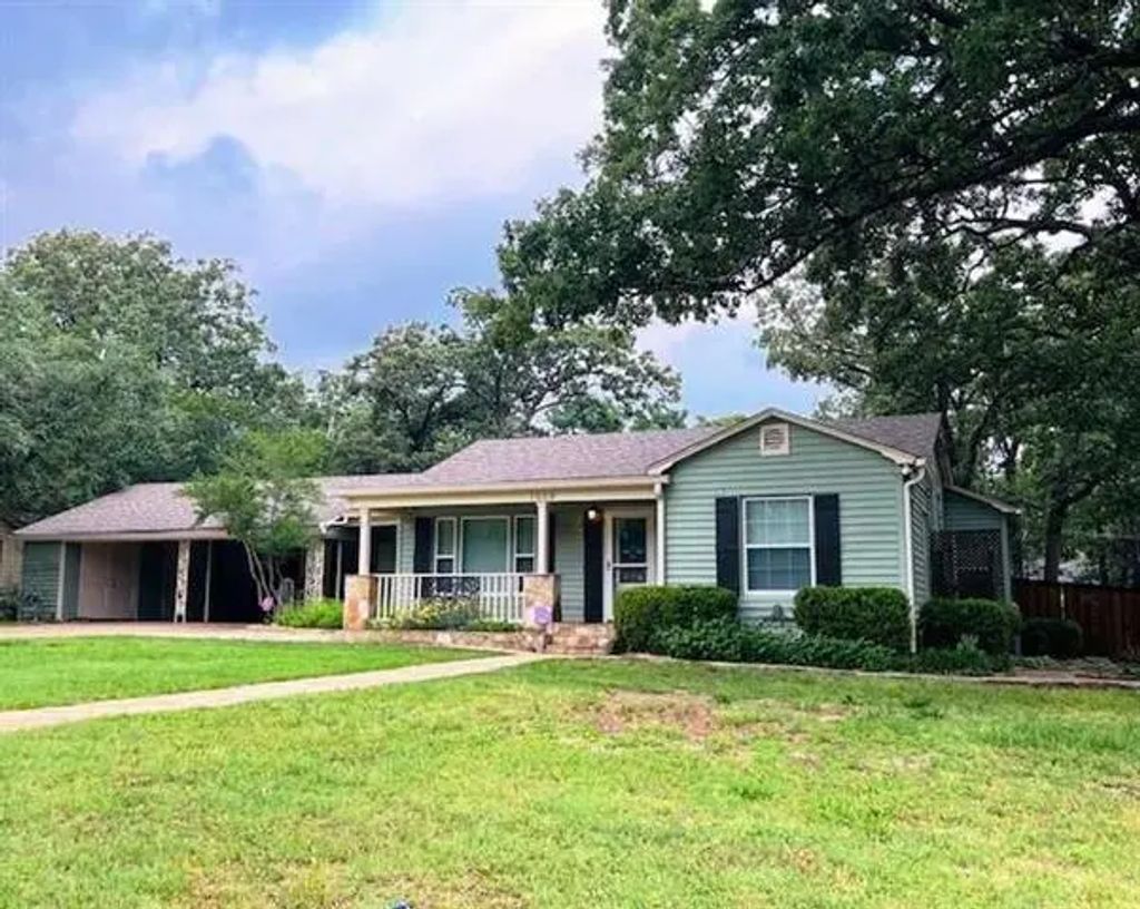 1509 W Hull Street, Denison