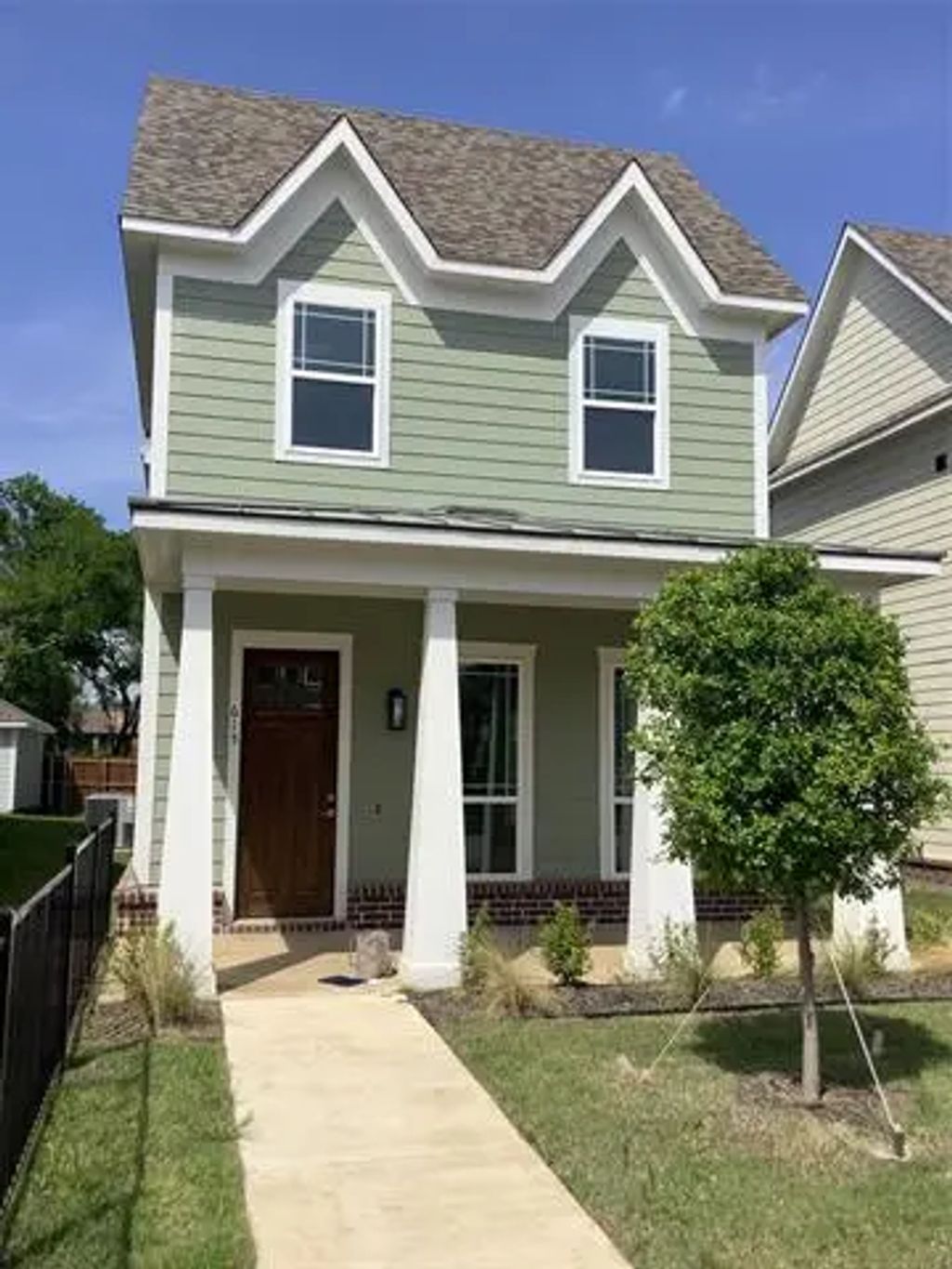 609 E Midway Drive, Euless