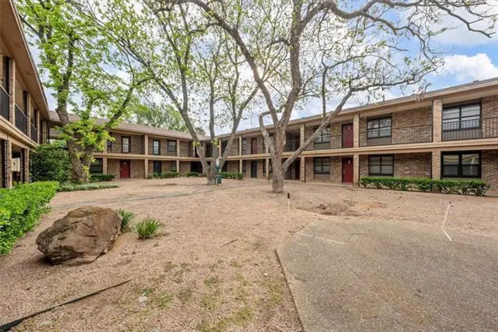 1421 S 12th Street, Waco