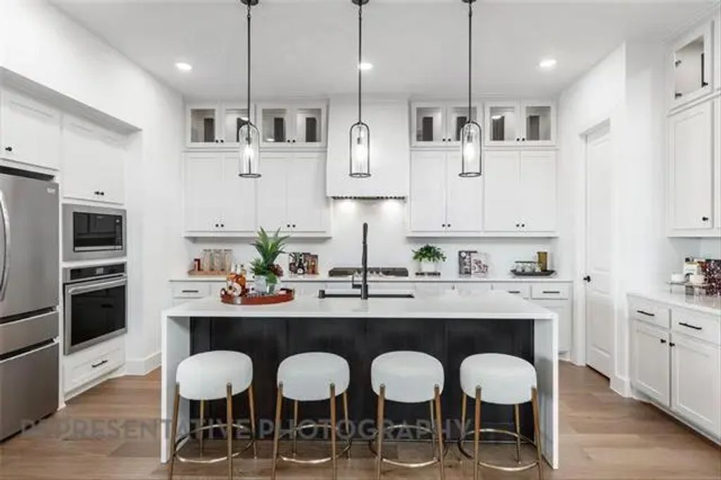 4417 Silver Spur Court, Aubrey