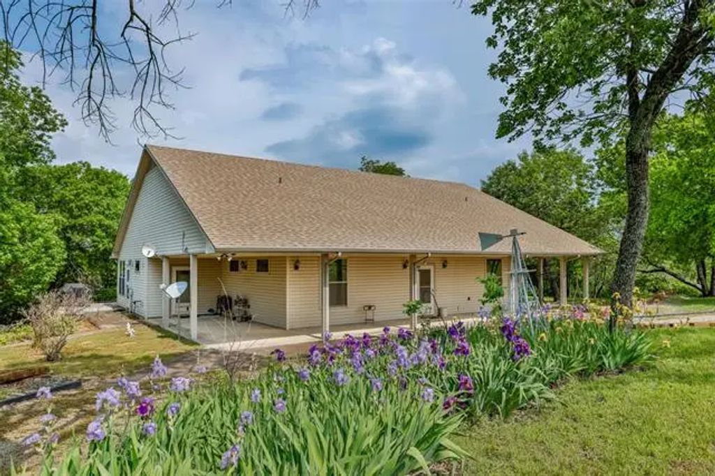 149 Red Oak, Gainesville