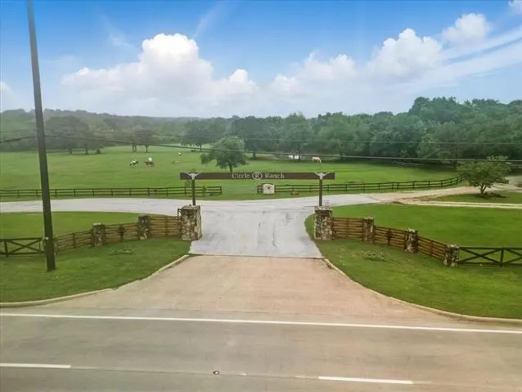 5901 Cross Timbers Road, Flower Mound