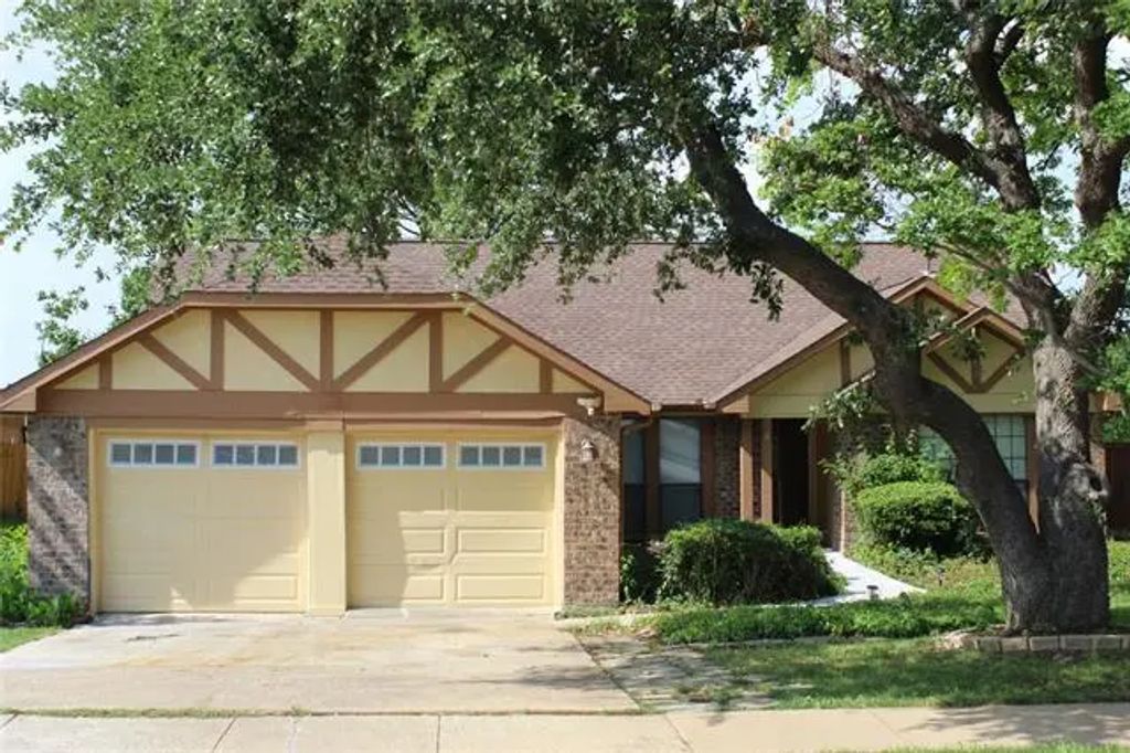 1707 Brighton Drive, Carrollton