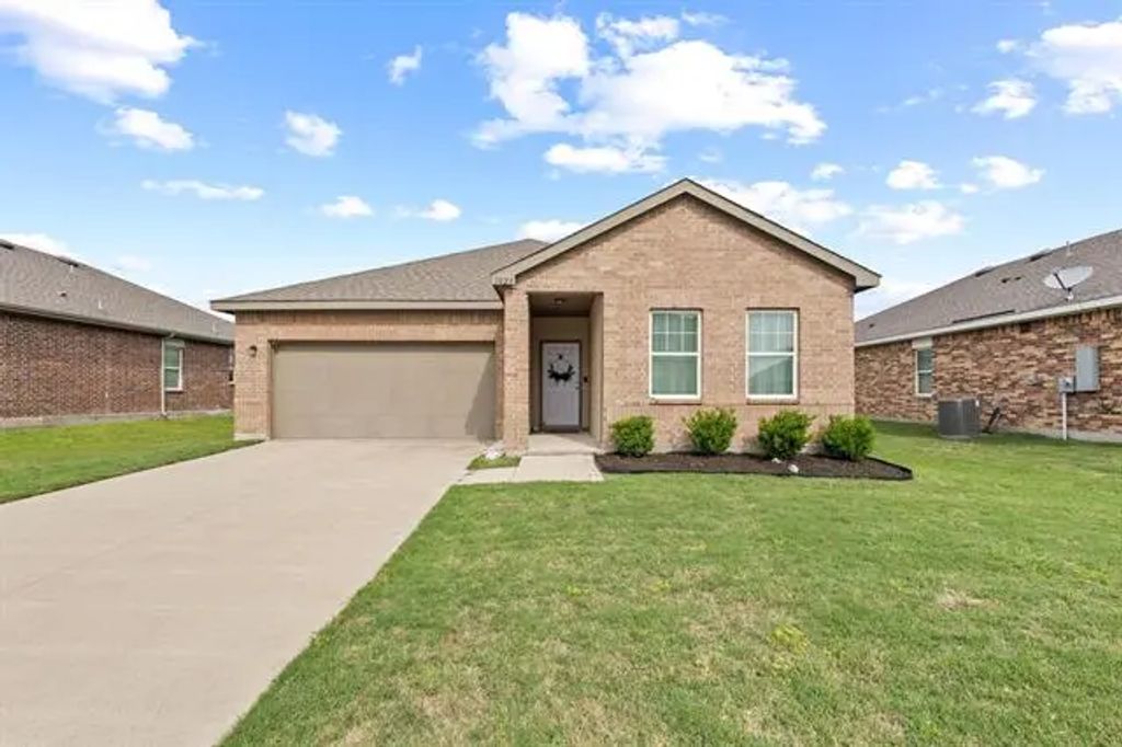 1823 Wolf Run, Anna