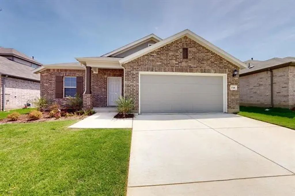 1748 Opaca Drive, Fort Worth