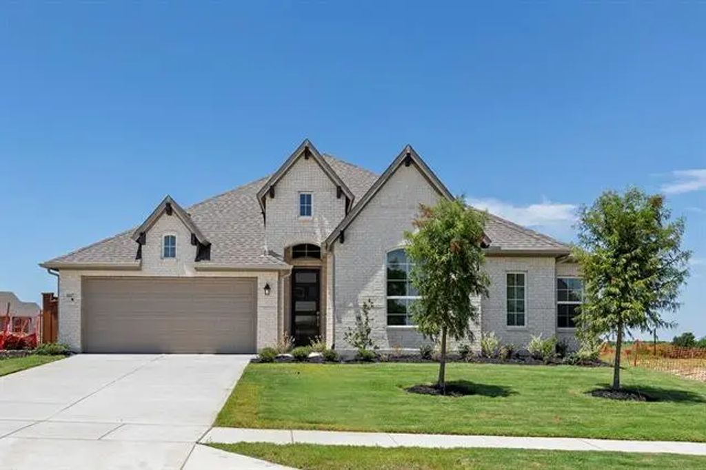 4047 Bedford, Crandall