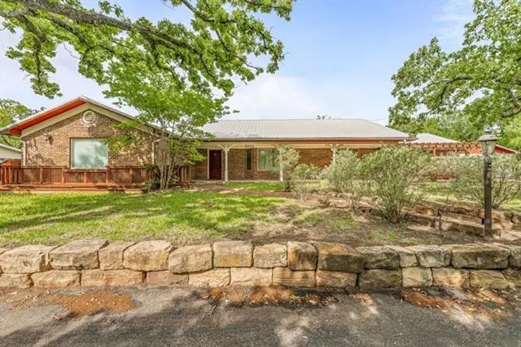 1503 N Farm To Market Road 1821, Mineral Wells