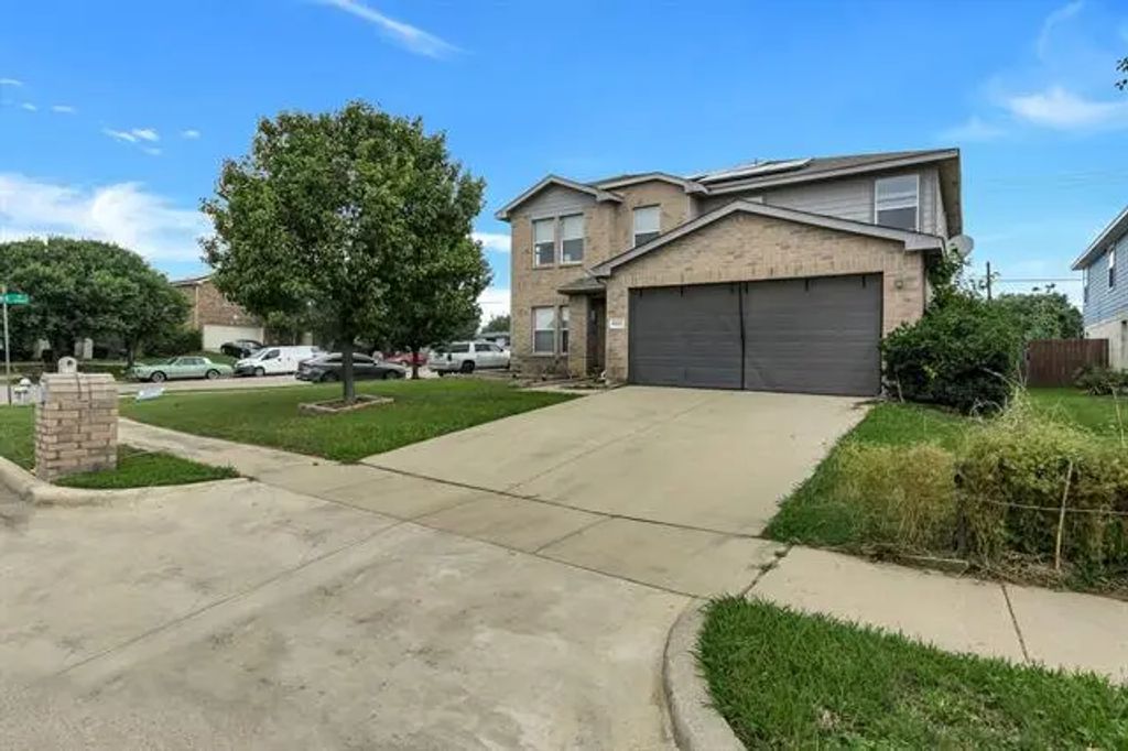 6021 Lucas Court, Fort Worth