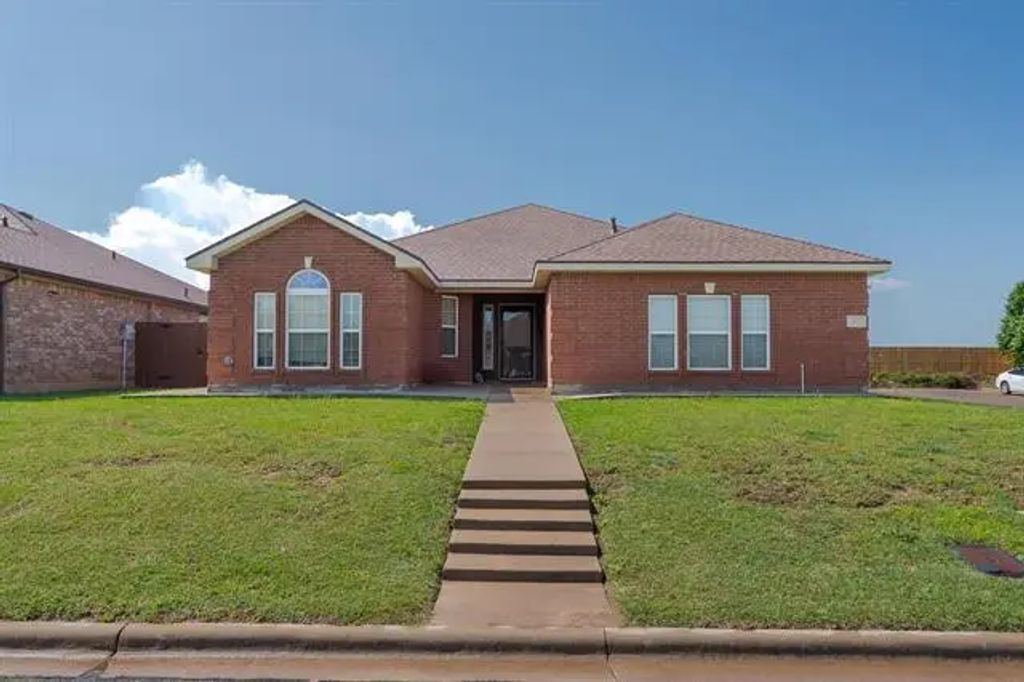 301 Miss Ellie Lane, Abilene
