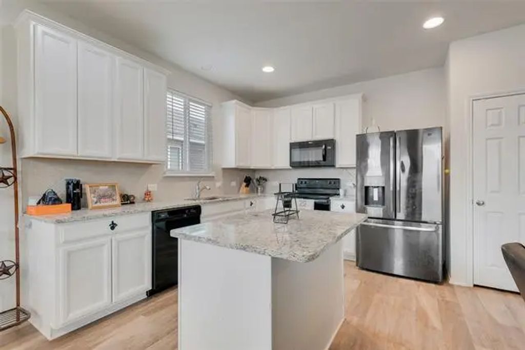 1015 Norias Drive, Forney