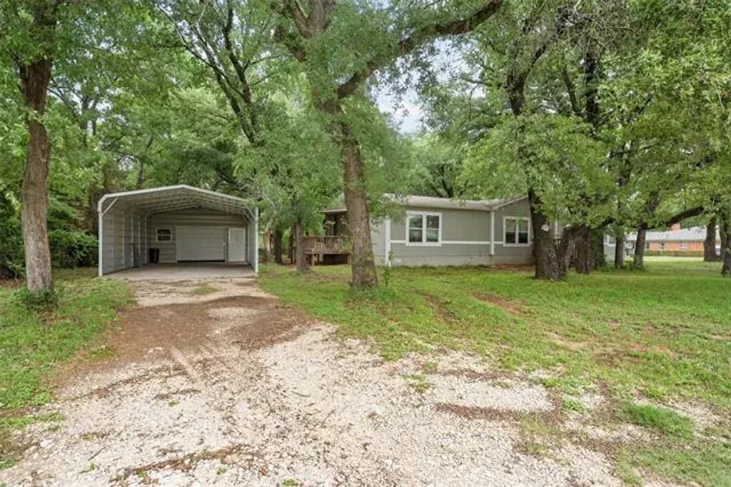 175 Willow Lane, West