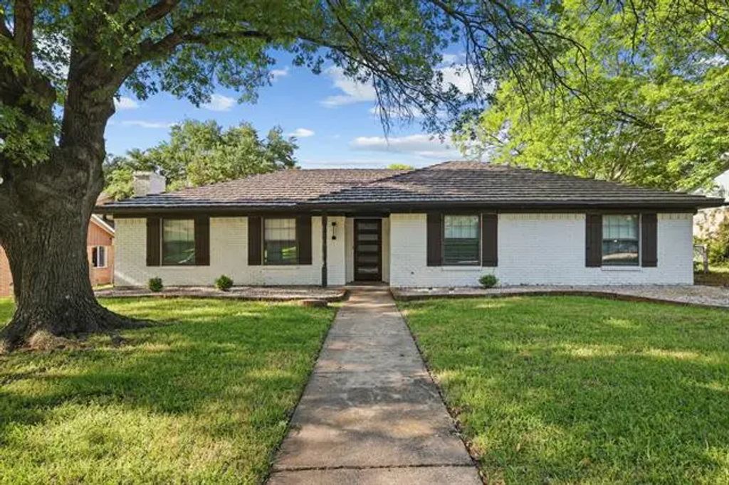 2912 Brookview Drive, Plano