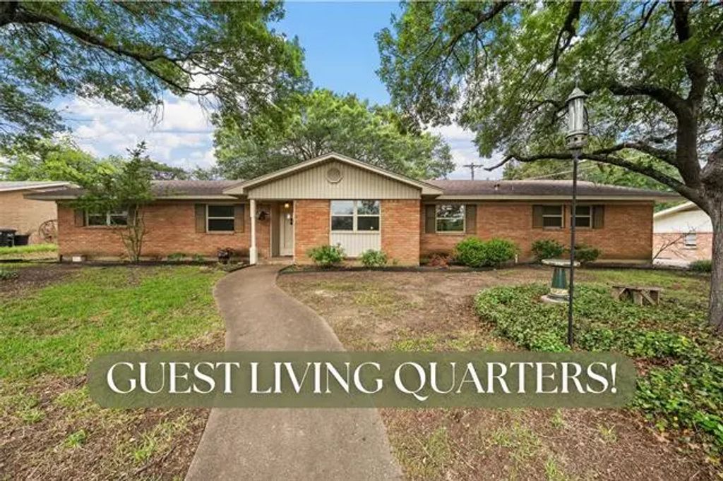 600 Wooded Crest, Woodway