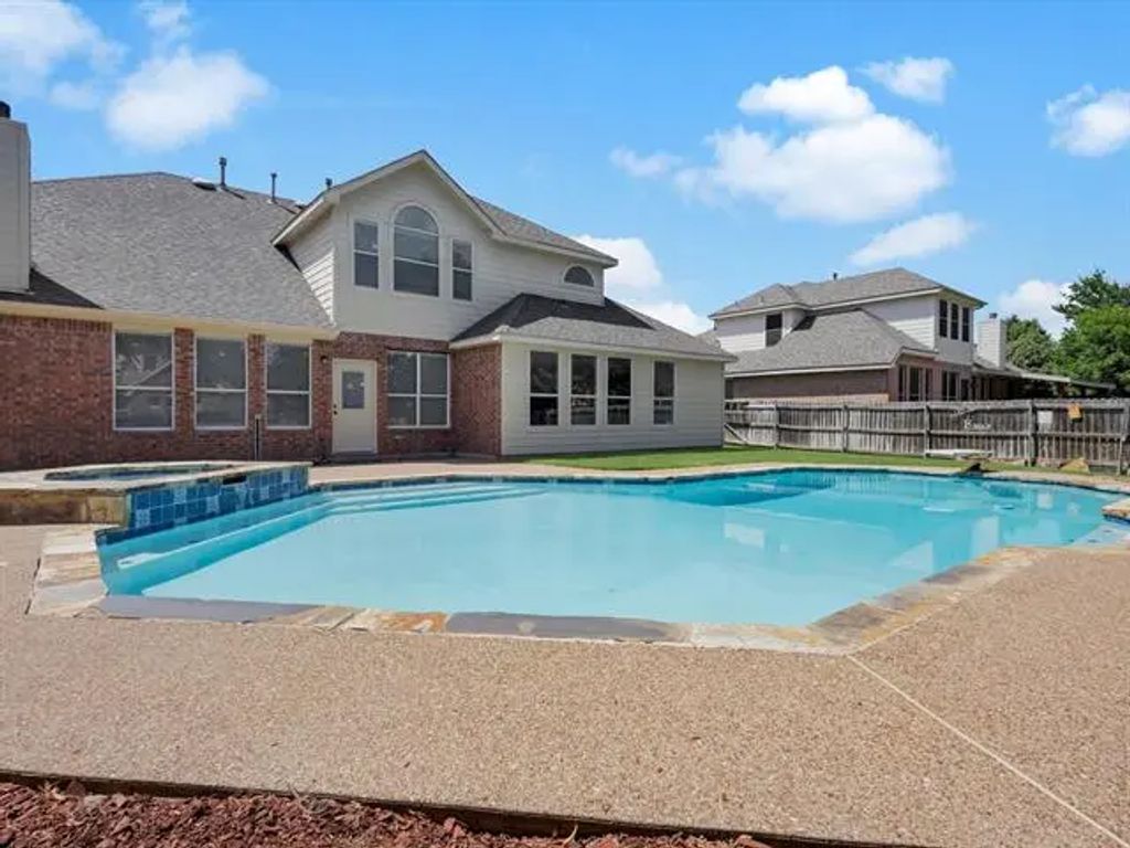 3000 Suffolk Drive, Mansfield