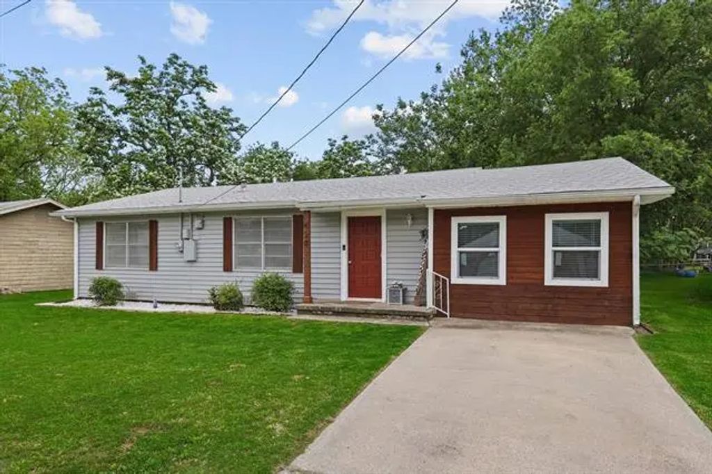 420 Buchanan Street, Whitesboro