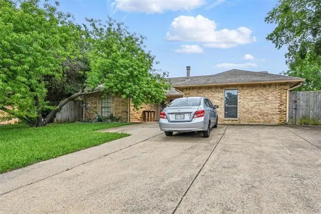 407 Mckinley Street, Cedar Hill