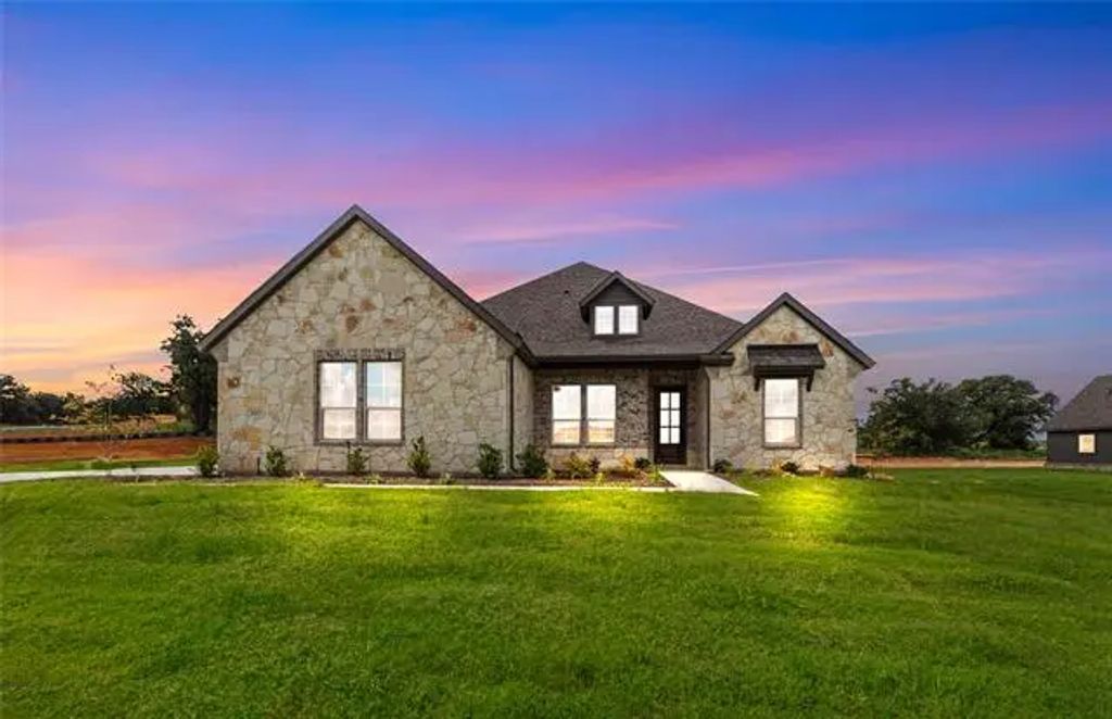 505 Ashlow Court, Springtown