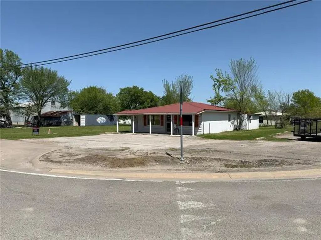71 Us Highway 69, Celeste