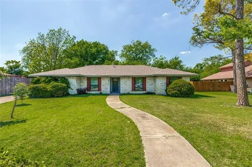 2211 Ascot Lane, Denton