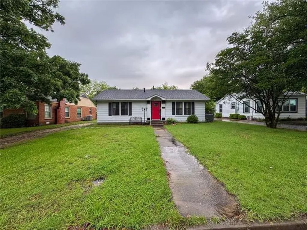 1706 N Shannon Street, Sherman