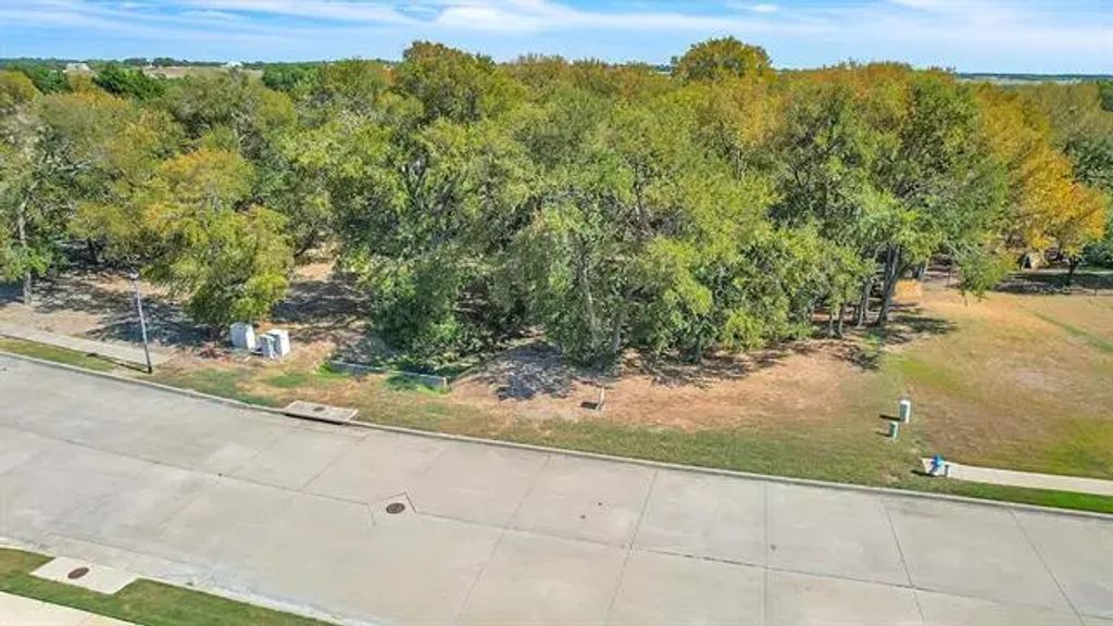 133 Falcon Point Drive, Heath