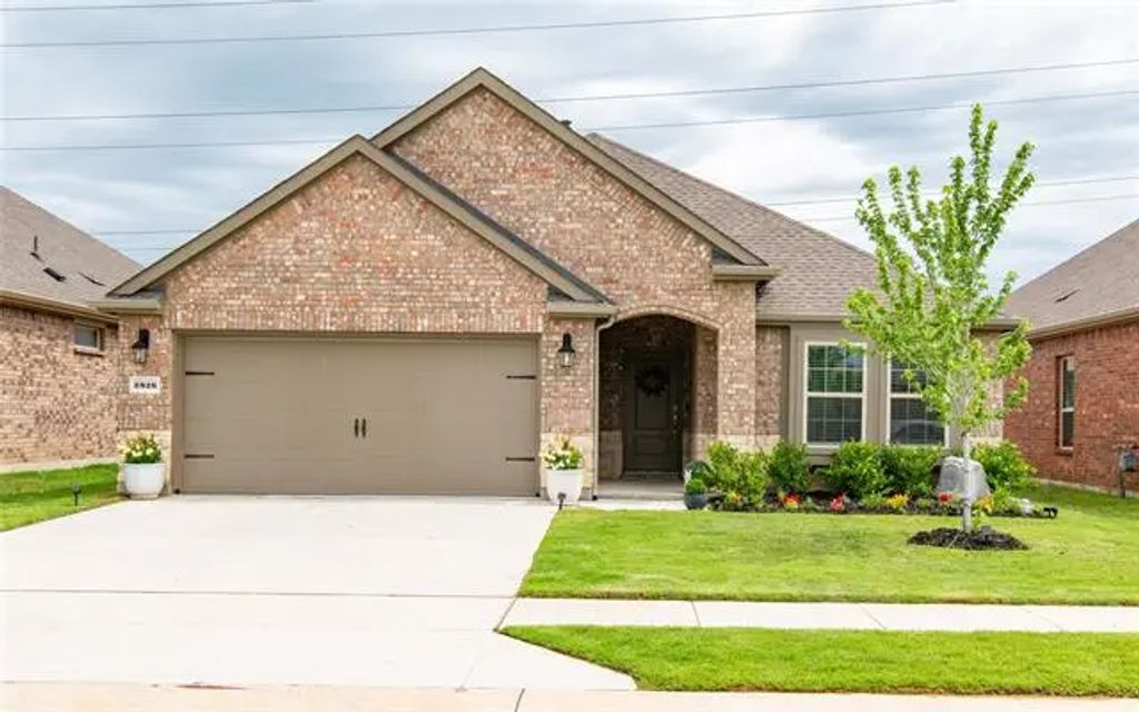 2826 Moccasin Lane, Aubrey