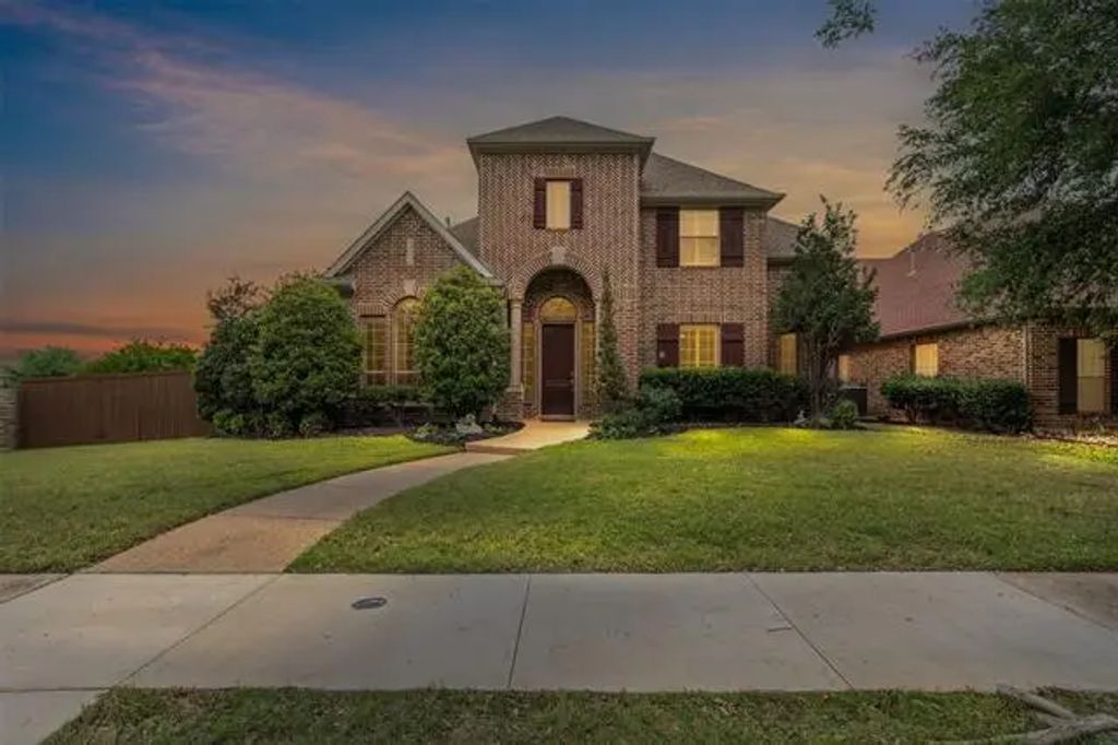 2241 Magic Mantle Drive, Lewisville