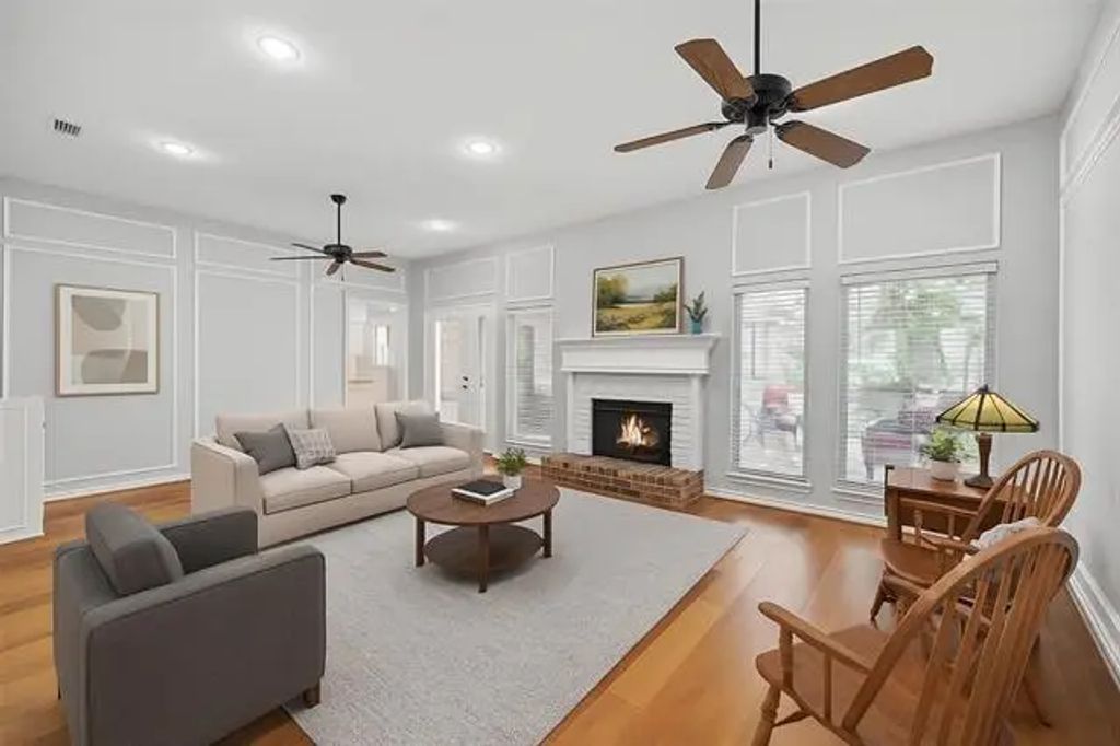 818 Red Oak Drive, Mansfield