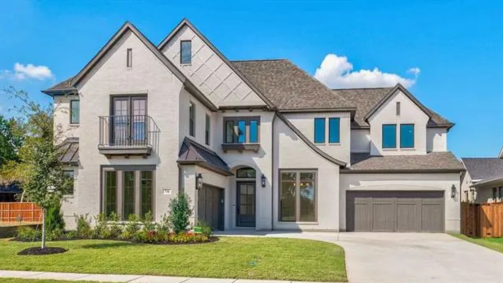 716 Bear Creek Drive, Hurst