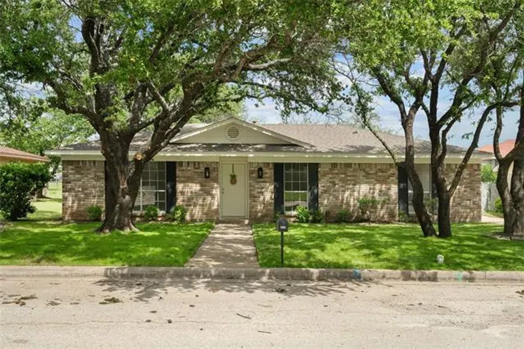 118 Mockingbird Lane, Hillsboro