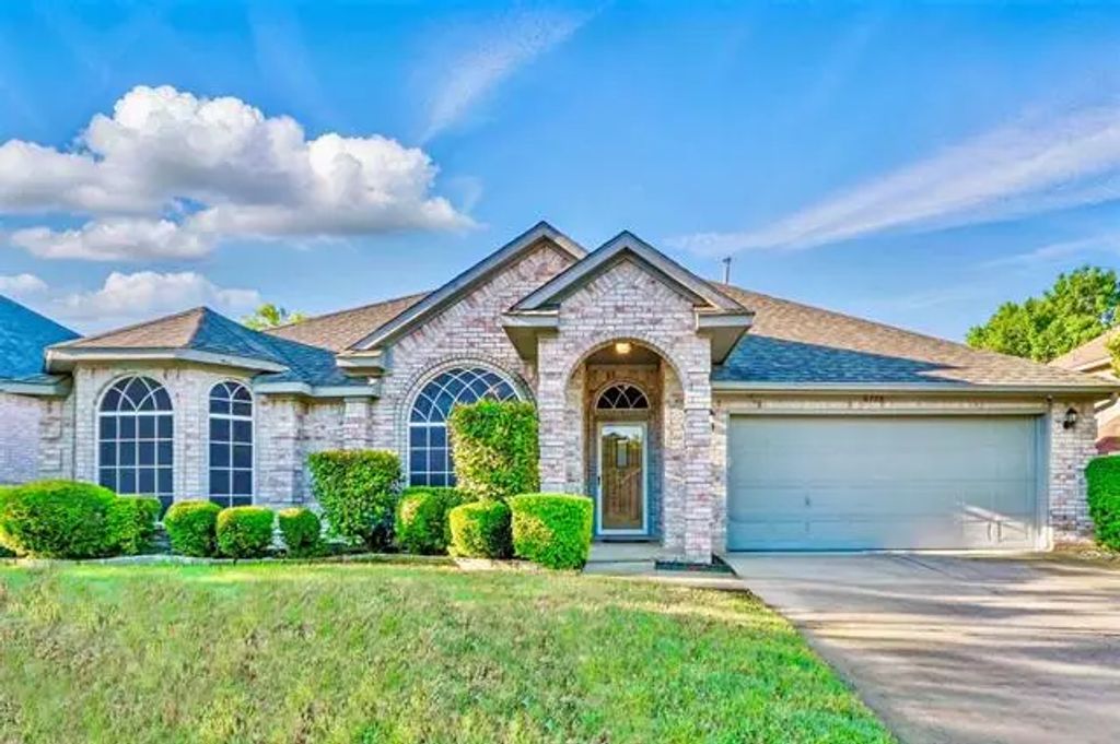 6728 Dogwood Lane, North Richland Hills