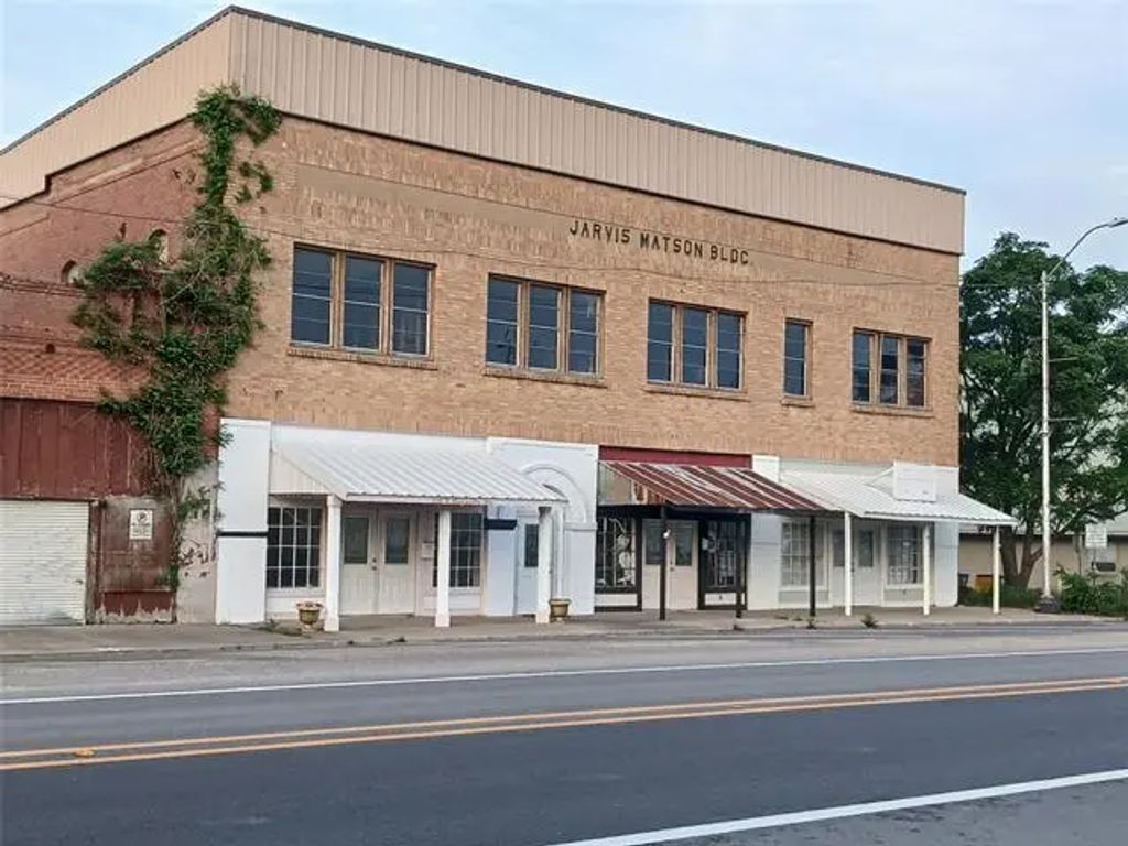 100 N Magnolia, Hubbard