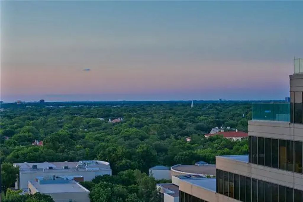 5909 Luther Lane 1700, Dallas
