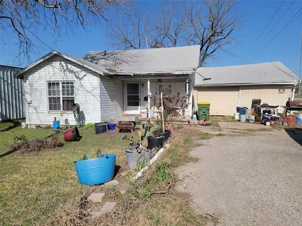 1025 Walker Street, Marlin