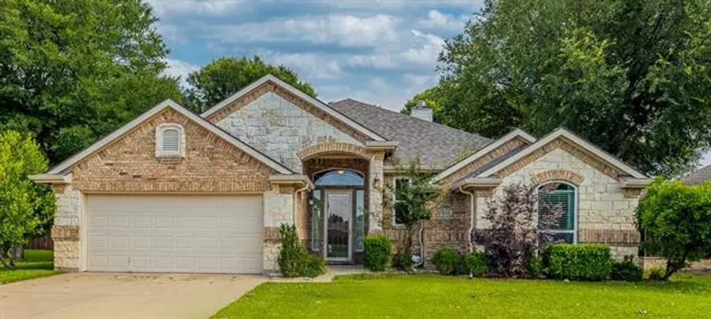230 Mitchell Boulevard, Weatherford