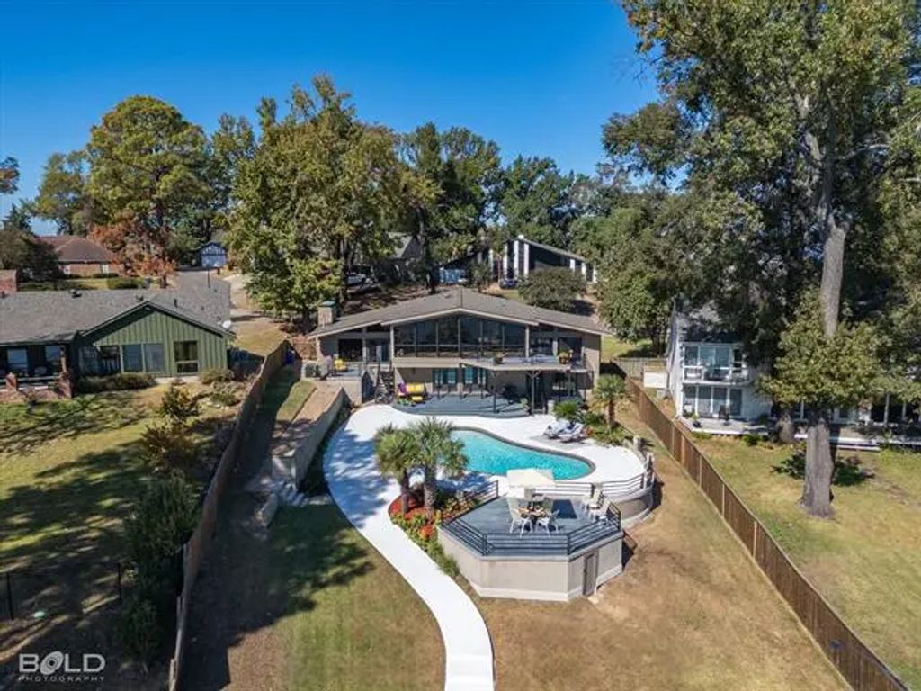 1825 Willow Point Drive, Shreveport