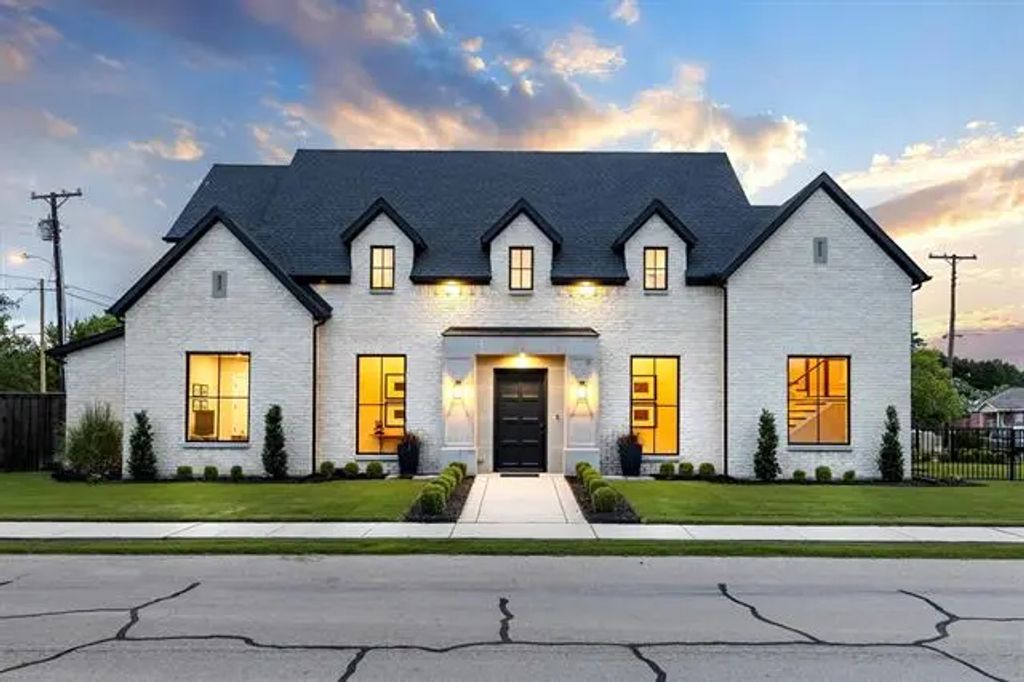 7591 Maple Street, Frisco