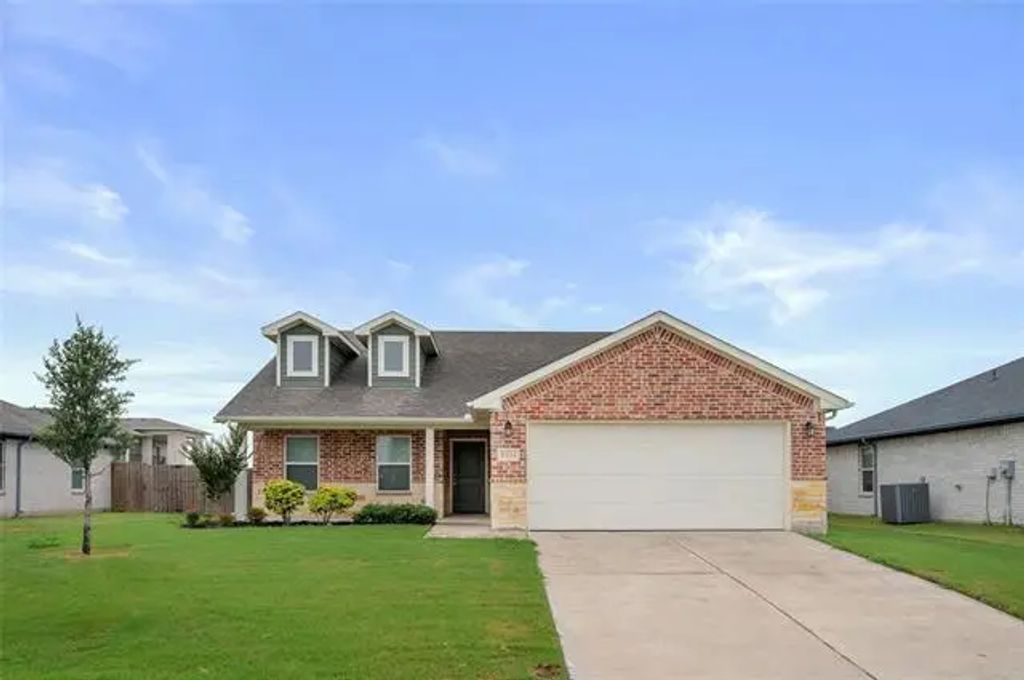 1104 Silverton, Sherman