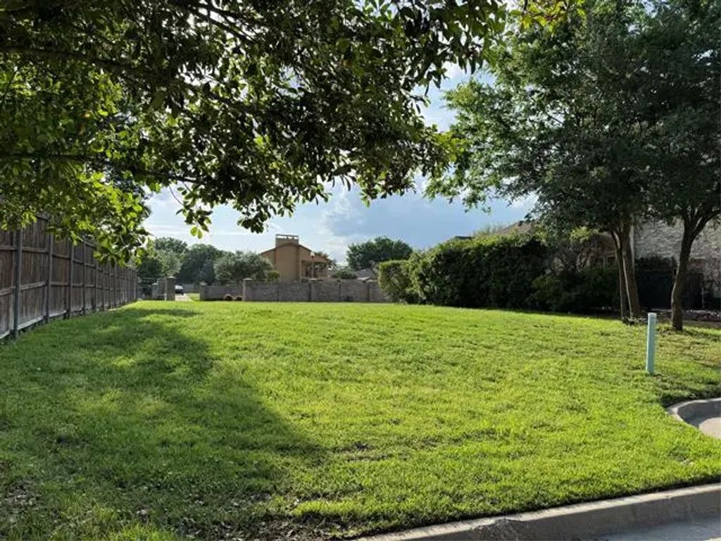 3414 Shadow Brook Court, Denton