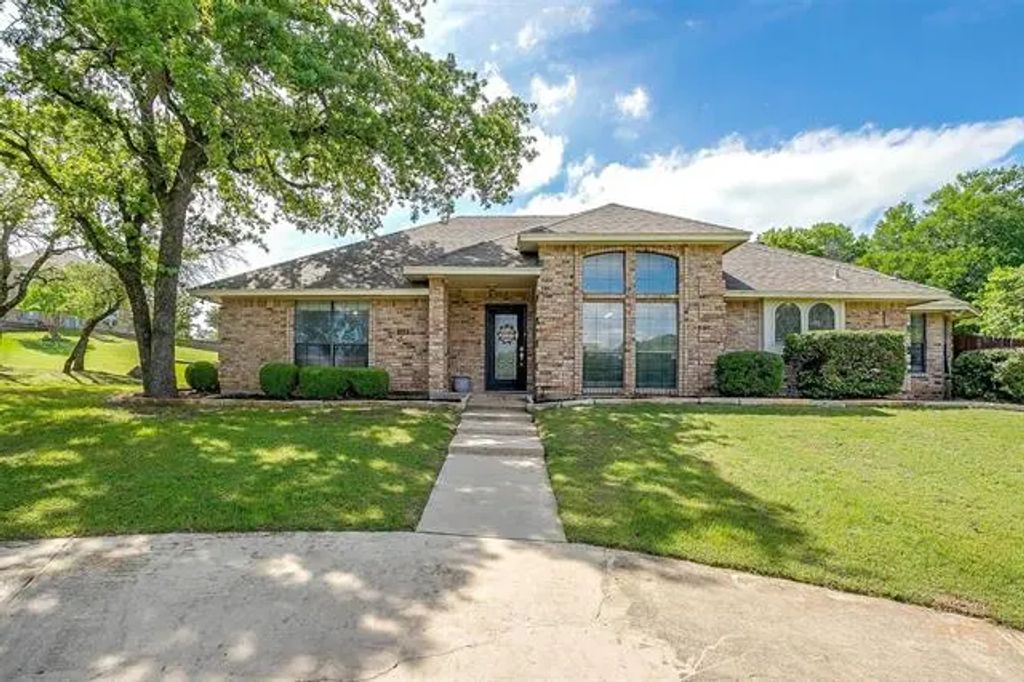 149 Deer Creek Drive, Aledo
