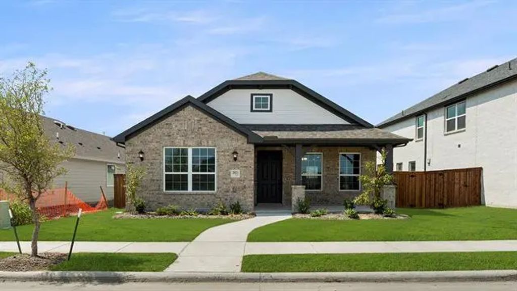 2021 Bayfront Drive, Royse City