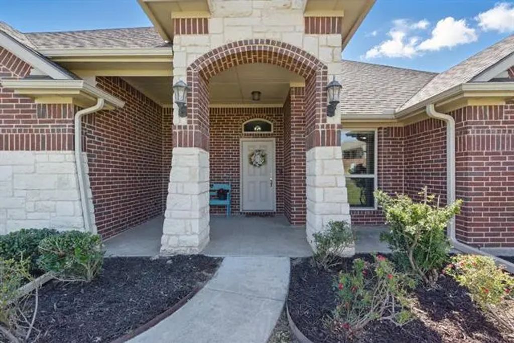 711 Red Stone Lane, Weatherford